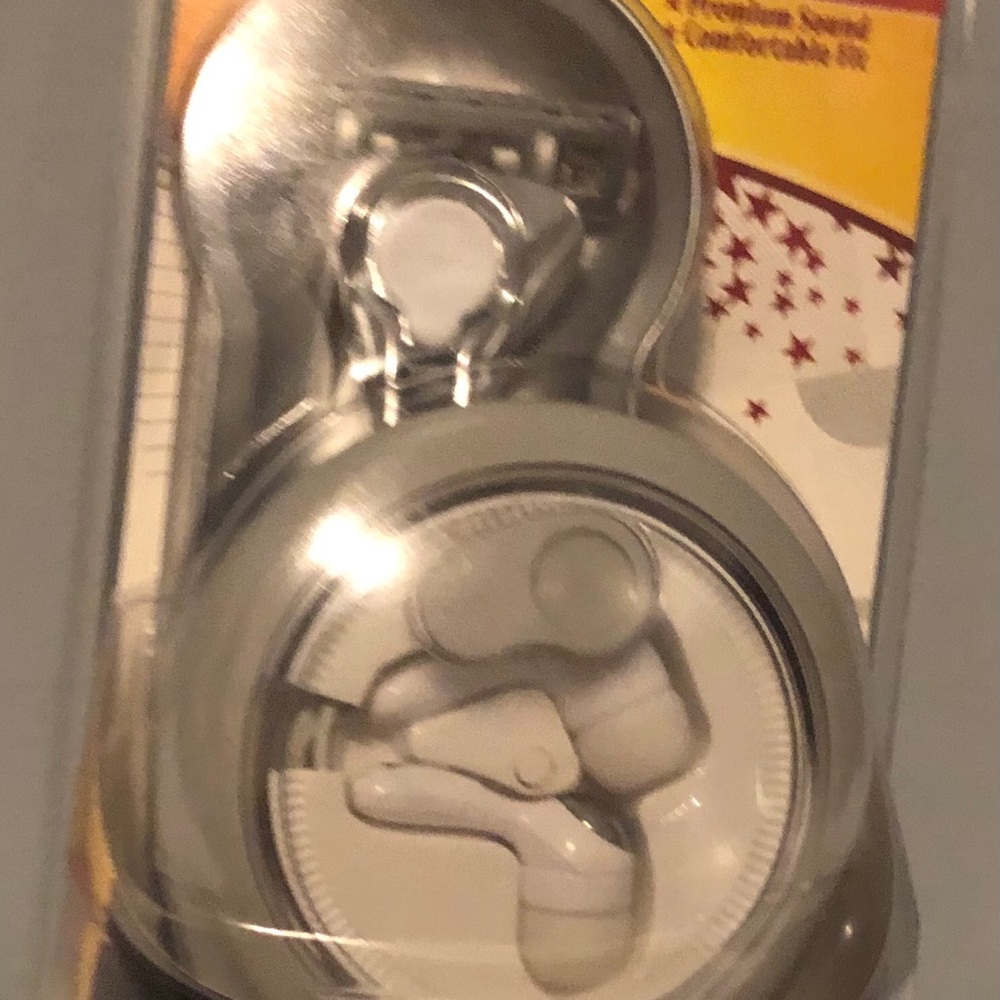 Schick Quattro 4 Titanium Razor & Free headphone